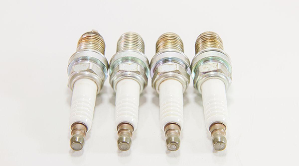 Should the spark plug be replaced regularly? When to change?